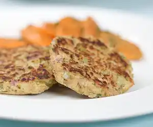 Tuna Cakes with Dill Tartar Sauce