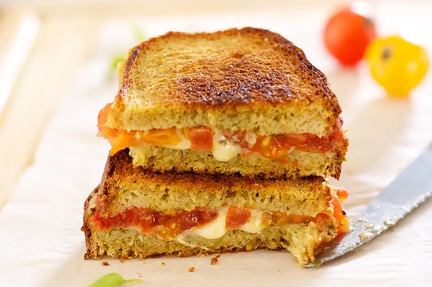 Basil Pesto & Fresh Tomato Grilled Cheese