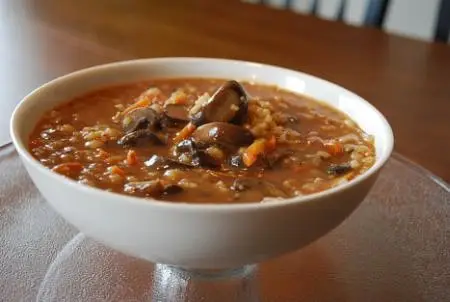 Mushroom Tomato Barley Soup