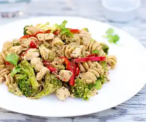Chicken & Pasta With Creamy Walnut Sauce