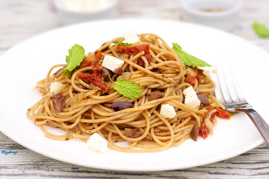 Pasta with Olives & Sun-Dried Tomatoes
