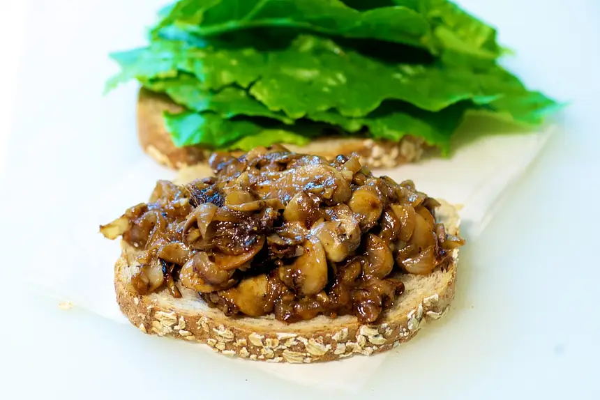 Sauteed Mushrooms & Lettuce Sandwich 