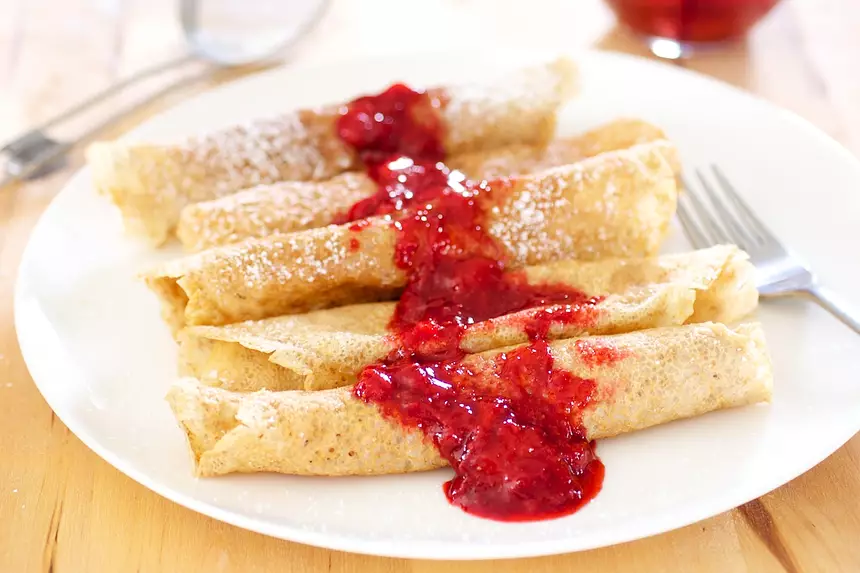Crepes with Strawberry Sauce