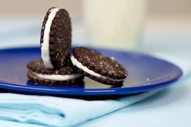 make your own Oreo cookie