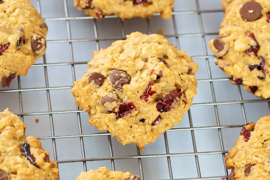 Oatmeal Cranberry, Walnuts & Chocolate Chip Cookies