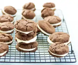 Chocolate Sandwich Cookies with Peppermint Cream