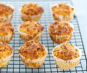 Cheesy Bacon-Corn Muffins