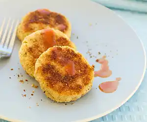 Cheddar Salmon Cakes