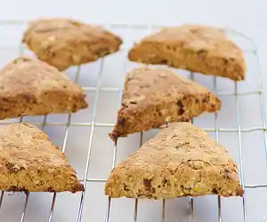 Cinnamon Currant Scottish Oat Scones