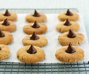 Peanut Butter Chocolate Kisses