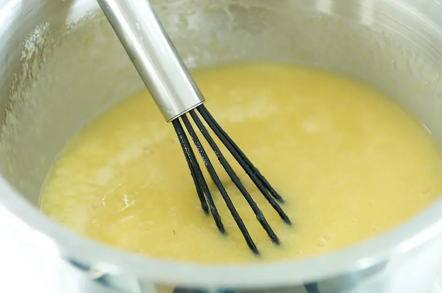 Prepare the wet ingredients.