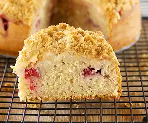 Fresh Apple & Strawberry Crumble Cake