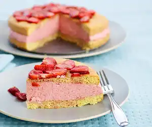 Strawberry Mousse Cake