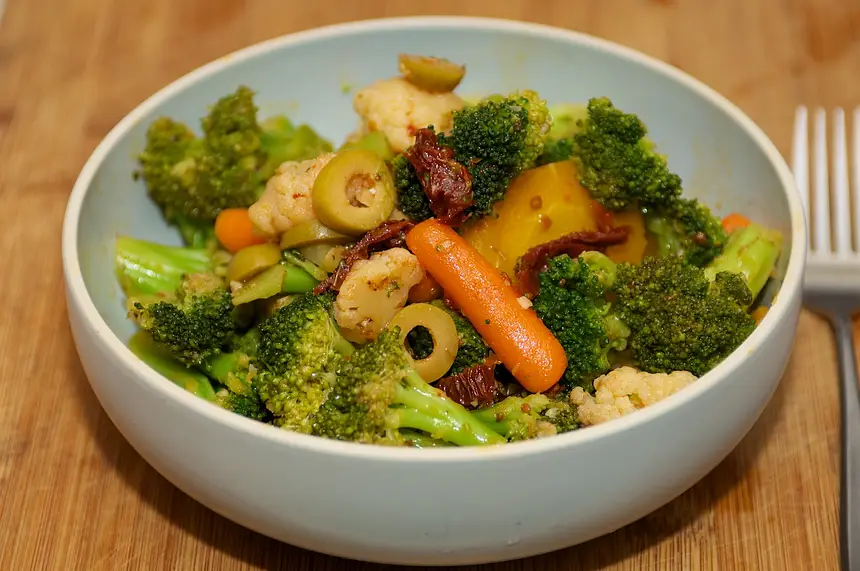 Mediterranean Broccoli & Cauliflower Salad