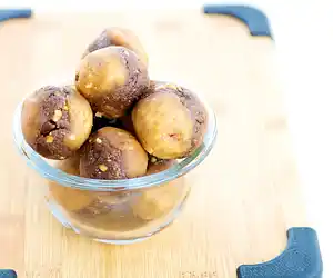 Double Chocolate & Peanut Butter Energy Balls