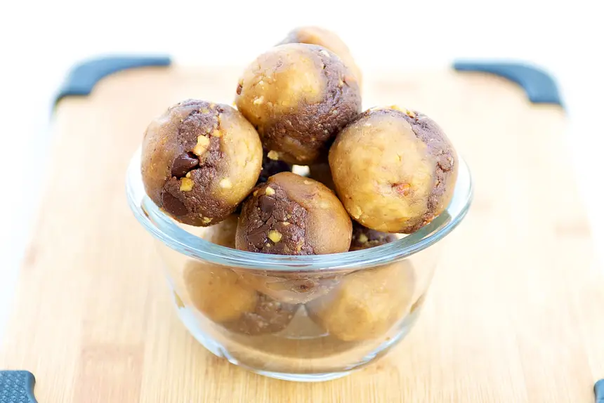 Double Chocolate & Peanut Butter Energy Balls
