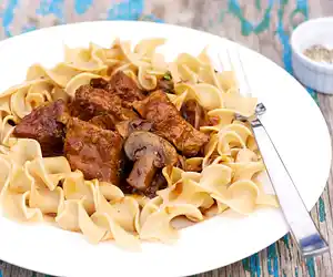 Beef Tips in Red Wine Sauce