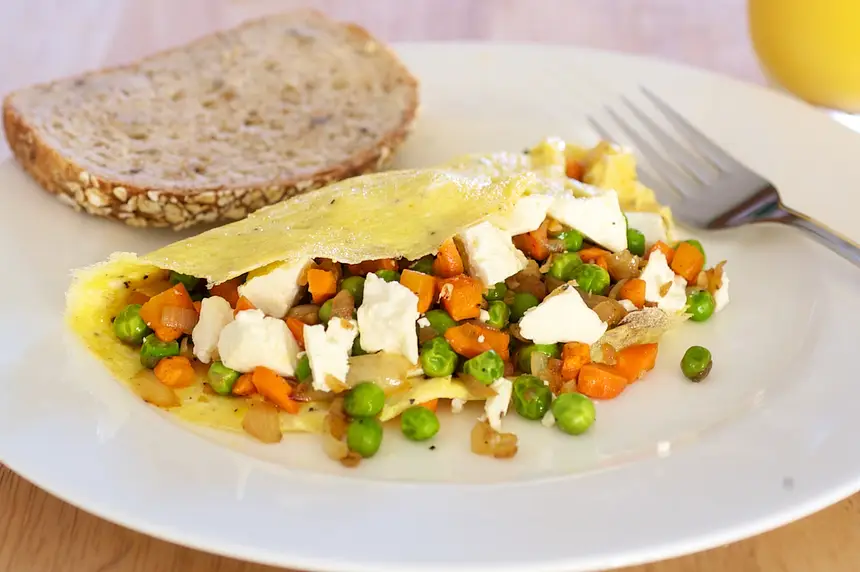 Vegetable Omelet with Cheese
