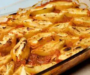 Baked Tomato & Cheese Shells
