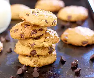 Applesauce, Peanut Butter & Chocolate Chip Cookies