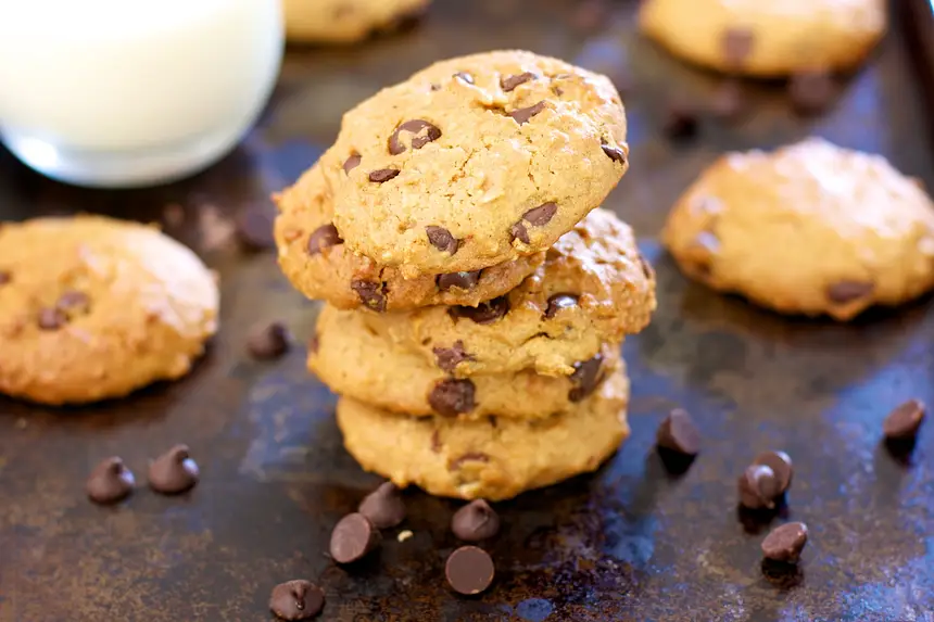 Applesauce, Peanut Butter & Chocolate Chip Cookies