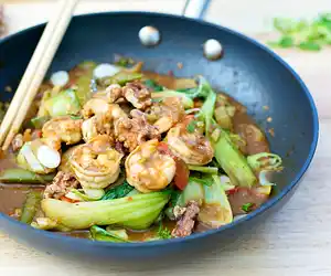 Walnut Chicken/Shrimp Stir-Fry