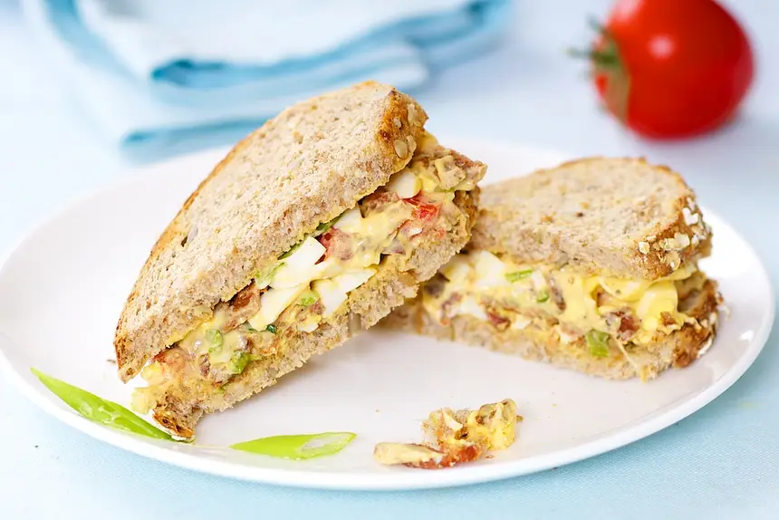 Bacon, Egg & Tomato Salad Sandwiches