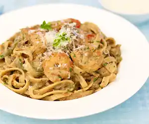 Fettuccine with Shrimp & Cream Sauce