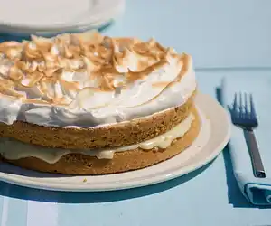 Key Lime Cake with Lime Cream Filling