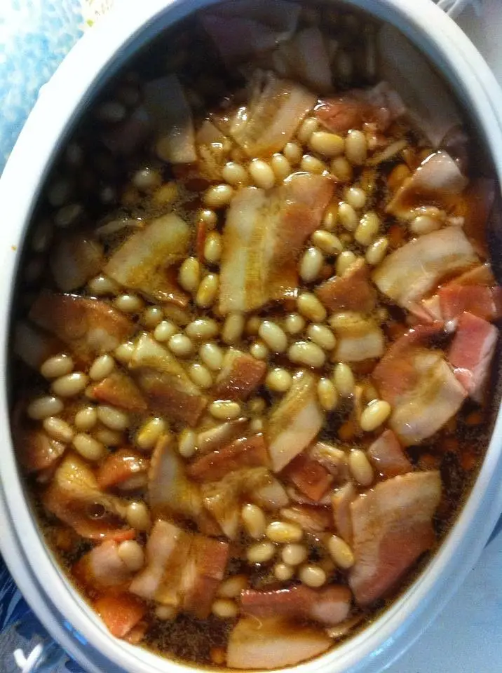 Old Fashioned Nova Scotian Baked Beans