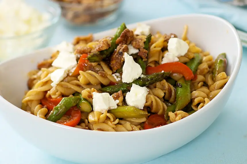 Asparagus, Mushroom, & Sweet Bell Pepper Pasta with Goat Cheese