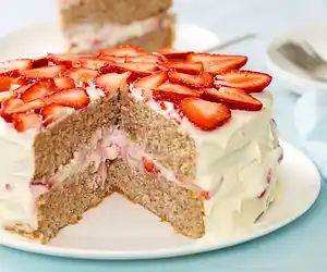 Super Moist Tripple Strawberry Cake