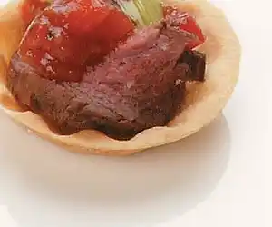 Kangaroo Striploin Tartlet with Sweet Potato & Bush Tomato Jus