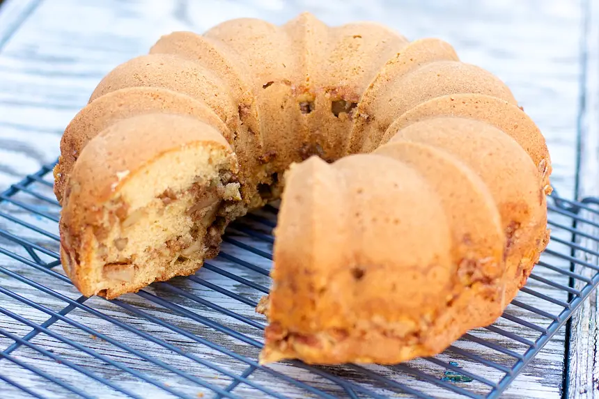 Apple Swirl Cake