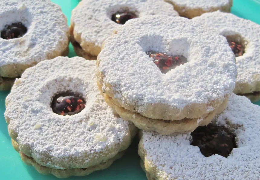 Linzer Tarts