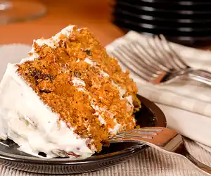 14-Carat Cake with Vanilla Cream Cheese Frosting