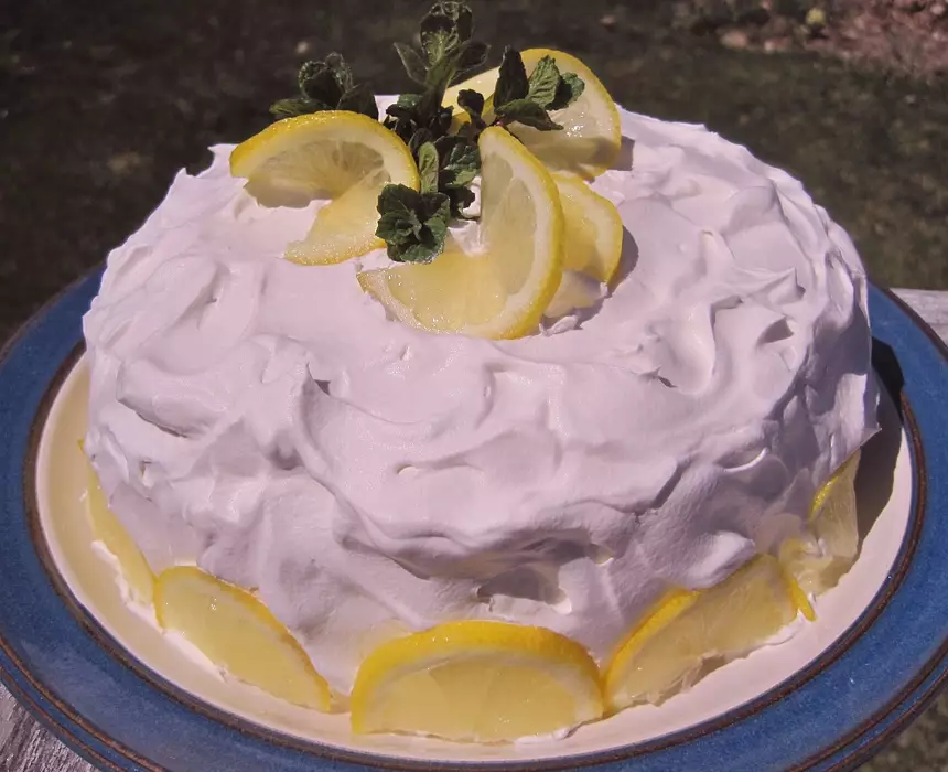 Skinny Raspberry Lemonade Cake