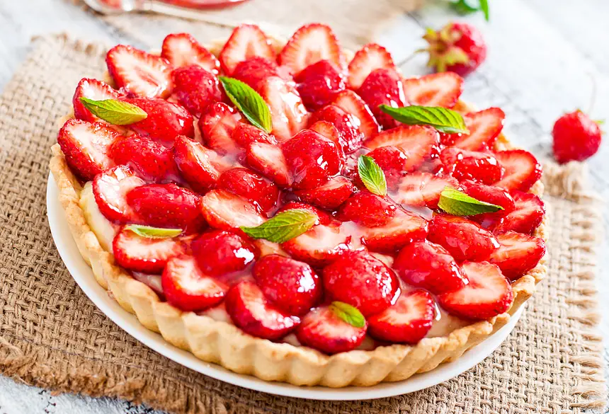 Strawberry & Cream Cheese Tart with Strawberry Jam Glaze