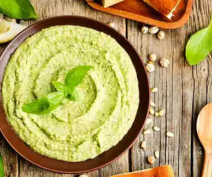 Pesto Hummus
