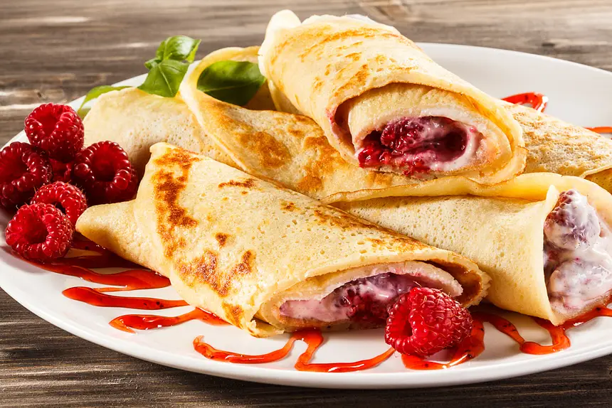 Crepes with Fresh Berry Sauce