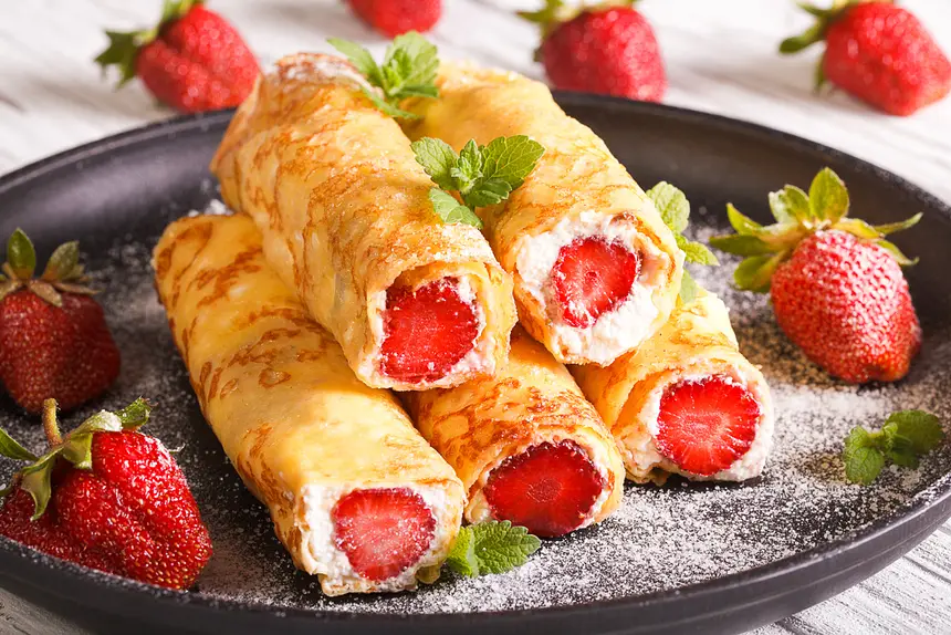 Strawberry-Cream Crepes