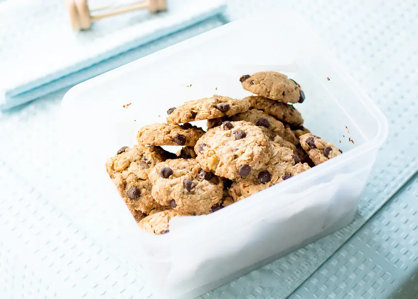 Oatmeal Walnut Chocolate Chip Cookies