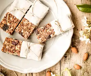 Snackin' Granola Bars