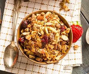 Apple-Berry Granola