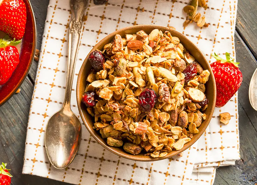 Apple-Berry Granola