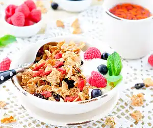 Granola with Fresh Fruit