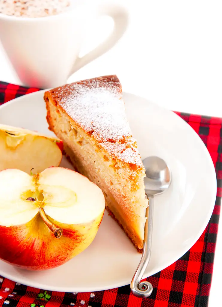 Applesauce Breakfast Cake