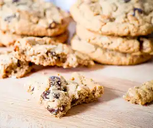 Beth's Spicy Oatmeal Raisin Cookies 