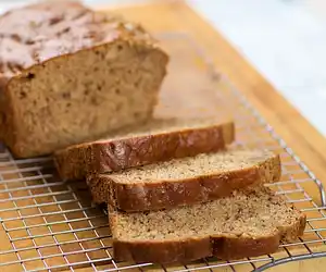 Easy & Moist Banana Bread