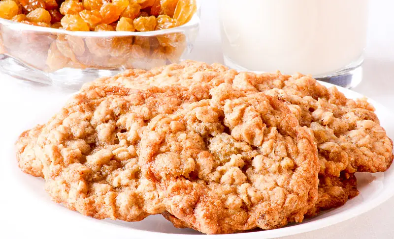 Yummy Raisin Oatmeal Cookies